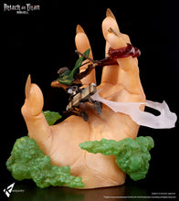 Load image into Gallery viewer, PRE-ORDER 1/10 Scale Diorama Levi Ackerman vs. Beast Titan Attack on Titan