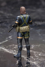 Load image into Gallery viewer, PRE-ORDER 1/35 Scale Metal Gear Solid Ground Zeroes Set