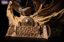 Load image into Gallery viewer, PRE-ORDER 1/4 The Butcher of the Sands Renekton statue (Worlds Ver.) Infinity Studio X League of Legends