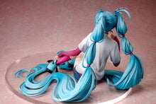 Load image into Gallery viewer, PRE-ORDER 1/4 Scale Hatsune Miku The Latest Street Style "Cute" Vocaloid