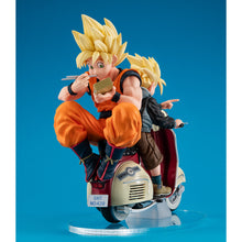 Load image into Gallery viewer, PRE-ORDER DESKTOP REAL McCOY EX Super Saiyan Son Goku & Super Saiyan Son Gohan & Mortorbike Dragon Ball Z