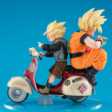 Load image into Gallery viewer, PRE-ORDER DESKTOP REAL McCOY EX Super Saiyan Son Goku & Super Saiyan Son Gohan & Mortorbike Dragon Ball Z