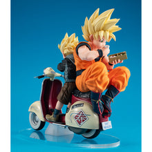 Load image into Gallery viewer, PRE-ORDER DESKTOP REAL McCOY EX Super Saiyan Son Goku & Super Saiyan Son Gohan & Mortorbike Dragon Ball Z