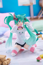 Load image into Gallery viewer, PRE-ORDER Hatsune Miku Desktop Cute Figure Cat Ear T-Shirt Ver. Character Vocal Series 01: Hatsune Miku