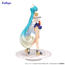 Load image into Gallery viewer, PRE-ORDER Hatsune Miku Exceed Creative Figure SweetSweets Series Tropical Juice