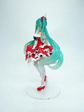 Load image into Gallery viewer, PRE-ORDER Hatsune Miku Figure Fashion Lolita Ver.
