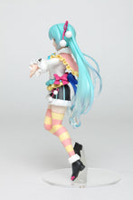 Load image into Gallery viewer, PRE-ORDER Hatsune Miku Figure Winter Image Ver.