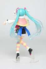 Load image into Gallery viewer, PRE-ORDER Hatsune Miku Figure Winter Image Ver.