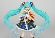 Load image into Gallery viewer, PRE-ORDER Hatsune Miku Figure Winter Live Ver.