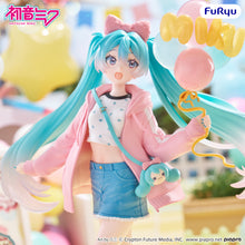 Load image into Gallery viewer, PRE-ORDER Hatsune Miku Muchute Figure Theme Park Date ver.