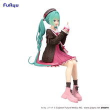 Load image into Gallery viewer, PRE-ORDER Hatsune Miku Noodle Stopper Figure Autumn Date Pink Color ver.