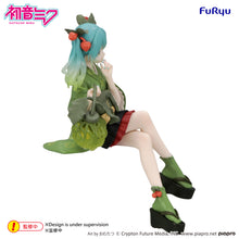 Load image into Gallery viewer, PRE-ORDER Hatsune Miku Noodle Stopper Figure Flower Fairy Winter Cherry Green Color ver.