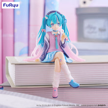 Load image into Gallery viewer, PRE-ORDER Hatsune Miku Noodle Stopper Figure Love Blazer Navy Color ver.