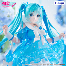 Load image into Gallery viewer, PRE-ORDER Hatsune Miku Trio-Try-iT Figure Rainy Dance