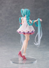 Load image into Gallery viewer, PRE-ORDER Hatsune Miku Wonderland Figure Rapunzel Character Vocal Series 01: Hatsune Miku