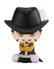 Load image into Gallery viewer, PRE-ORDER Lookup Dracule Mihawk & Crocodile set (with gift) One Piece