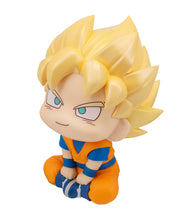 Load image into Gallery viewer, PRE-ORDER Lookup Super Saiyan Son Goku (mini) & Super Saiyan Vegeta (mini) (with gift) Dragon Ball DAIMA