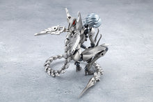Load image into Gallery viewer, PRE-ORDER MEGALOMARIA UNLIMITED UNIVERSE Wreckage Hunter Plastic Model