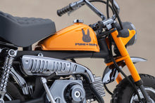 Load image into Gallery viewer, PRE-ORDER MEGAMI DEVICE PUNI MOFU RACING TU with Honda Z50J-1 Monkey