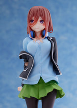 Load image into Gallery viewer, PRE-ORDER Miku Nakano Coreful Figure School Uniform Ver. Renewal Edition The Quintessential Quintuplets 2
