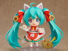 Load image into Gallery viewer, PRE-ORDER Nendoroid Hatsune Miku: Maneki Miku Ver. Character Vocal Series 01: Hatsune Miku