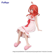 Load image into Gallery viewer, PRE-ORDER Noodle Stopper Figure Itsuki Nakano Loungewear ver. The Quintessential Quintuplets Movie