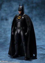 Load image into Gallery viewer, PRE-ORDER S.H.Figuarts Batman The Flash ver. The Flash