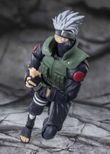 Load image into Gallery viewer, PRE-ORDER S.H.Figuarts Kakashi Hatake The Famed Sharingan Hero Naruto Shippuden (re-offer)