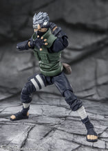 Load image into Gallery viewer, PRE-ORDER S.H.Figuarts Kakashi Hatake The Famed Sharingan Hero (Reissue) Naruto Shippuden