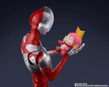 Load image into Gallery viewer, PRE-ORDER S.H.Figuarts Ultraman & Emi Ultraman Rising