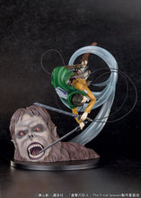 Load image into Gallery viewer, PRE-ORDER Scale Figure "Levi vs Beast Titan ver." Attack on Titan