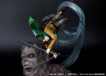 Load image into Gallery viewer, PRE-ORDER Scale Figure "Levi vs Beast Titan ver." Attack on Titan