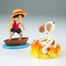 Load image into Gallery viewer, Authentic World Collectable Figure Log Stories Monkey D. Luffy & Going Merry One Piece
