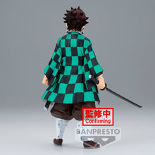 Load image into Gallery viewer, PRE-ORDER Kamado Tanjiro - Demon Slayer: Kimetsu No Yaiba Vol. 28