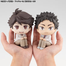 Load image into Gallery viewer, PRE-ORDER Toru Oikawa & Hajime Iwaizumi Set with Gift Look Up Haikyuu!!