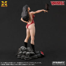 Load image into Gallery viewer, PRE-ORDER 1/8 Jose Gonzales Edition Vampirella 2.0 Model Kit (re-offer)