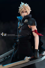 Load image into Gallery viewer, PRE-ORDER 1/6 Scale GT-006C Cloud Strife + Fenrir Final Fantasy VII Advent Children Figure