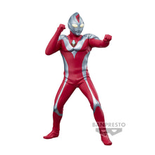 Load image into Gallery viewer, PRE-ORDER Akai Daichi No Chikara Ultraman Dyna Hero's Brave Statue Figure (Ver B)