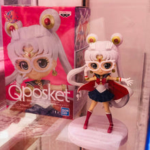 Load image into Gallery viewer, Bandai Q Posket Special Collaboration Book w/ Sailor Moon Figure (Original Ver.)
