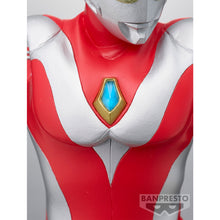 Load image into Gallery viewer, PRE-ORDER Akai Daichi No Chikara Ultraman Dyna Hero's Brave Statue Figure (Ver A)