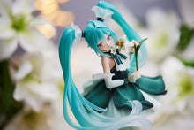 Load image into Gallery viewer, PRE-ORDER Hatsune Miku Scale Figure - Newly Written 39 (Miku)'s Day Anniversary Ver.