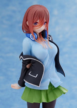 Load image into Gallery viewer, TAITO Nakano Miku Uniform ver The Quintessential Quintuplets Coreful Figure (renewal)