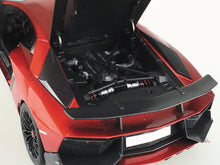 Load image into Gallery viewer, PRE-ORDER 1/24 Scale 2015 Lamborghini Aventador SV Model Kit
