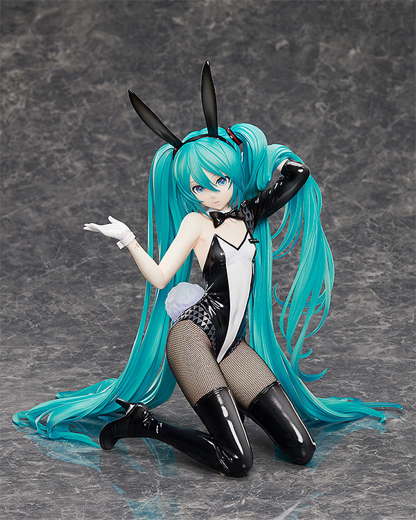 PRE-ORDER 1/4 Scale Hatsune Miku: Bunny Ver. / Art by SanMuYYB Character Vocal Series 01: Hatsune Miku