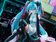 Load image into Gallery viewer, PRE-ORDER 1/7 Scale Hatsune Miku x MTV Vocaloid
