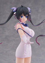 Load image into Gallery viewer, PRE-ORDER 1/7 Scale Hestia Divinity Unleashed Ver. Is It Wrong to Try to Pick Up Girls in a Dungeon?
