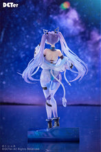 Load image into Gallery viewer, PRE-ORDER 1/7 Scale Star Sky Aila Racer Robot
