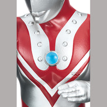 Load image into Gallery viewer, PRE-ORDER Brave Statue Figure Zoffy Ultraman
