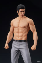 Load image into Gallery viewer, PRE-ORDER DIGSTA Kazuma Kiryu Battle Style Like a Dragon (Yakuza)
