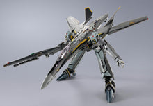 Load image into Gallery viewer, PRE-ORDER DX CHOGOKIN VF-25S Armored Messiah Valkyrie (Ozma Lee Machine Revival Ver.) Macross Frontier
